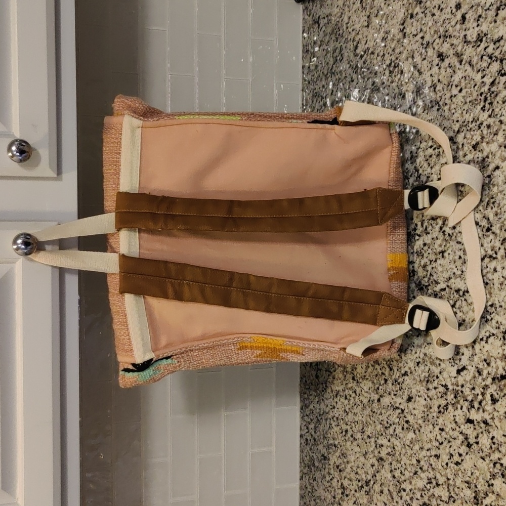 Stylish Billabong Backpack With Patterned Design - image 4